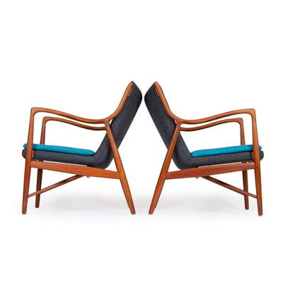 Perfect Pair of 45 Chairs by Finn Juhl for Niels Vodder, 1945