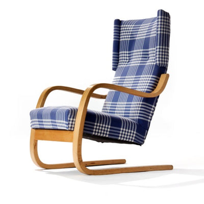 A Pair of Cantilevered Lounge Chairs by Alvar Aalto for Artek