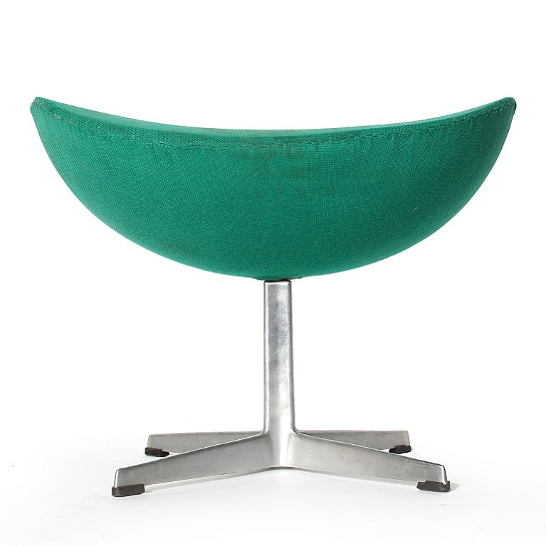 Royal Hotel Egg Chair Ottoman by Arne Jacobsen for Fritz Hansen