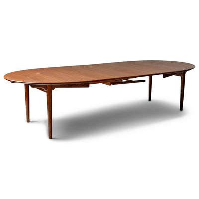 Rare Extension Table in Solid Teak and Oak by Hans J. Wegner for Johannes Hansen