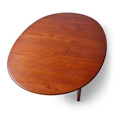 Oval Extension Table by Hans J. Wegner for Johannes Hansen