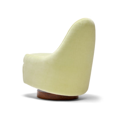 A Swivel Tilt and Rock Slipper Chair by Milo Baughman for Thayer Coggin Inc, 1960s