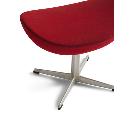 Egg ottoman by Arne Jacobsen for Fritz Hansen